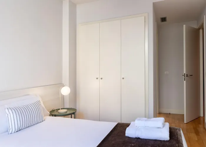 Flateli Nord Апартаменты Жирона